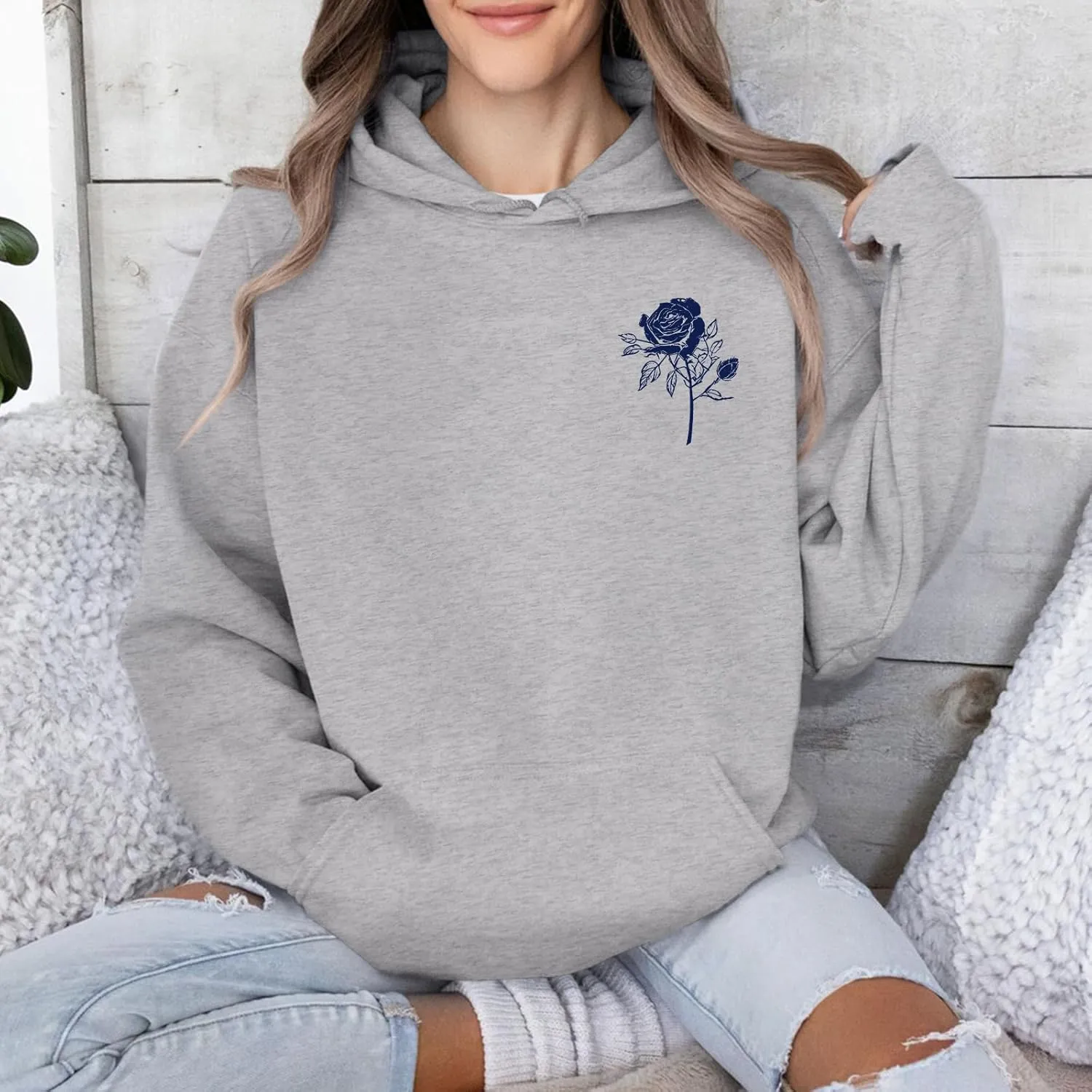 Women Rose Letter Print Hoodie Floral Graphic Vintage Aesthetic Hooded Sweatshirt Flower Fleece Casual Pullover Tops
